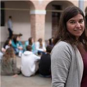 Laureata in lingue (inglese e spagnolo) impartisce lezioni private online/da remoto.